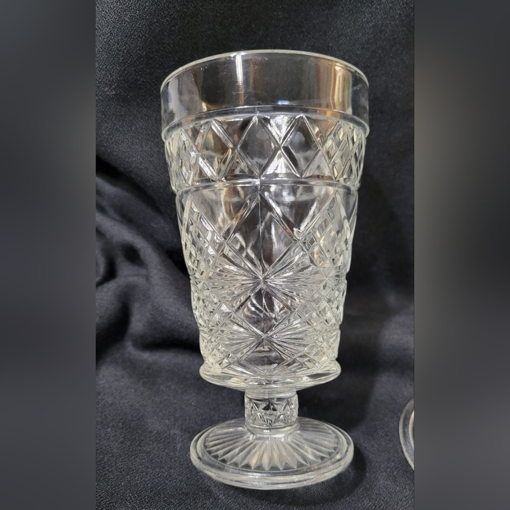 Elegant Crystal Glass Goblet